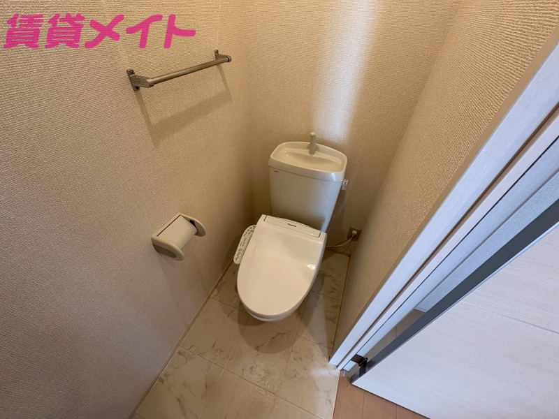 トイレ　同型参考写真