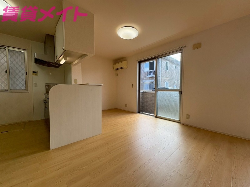 居室・リビング　同型参考写真