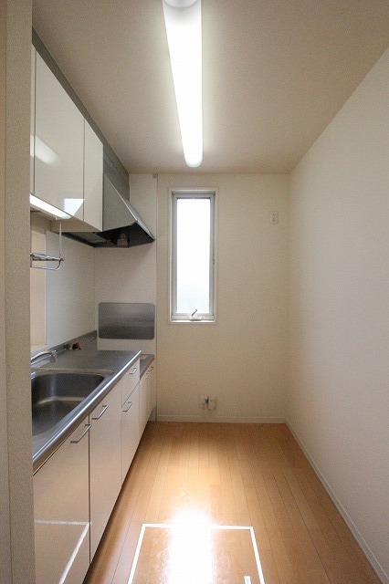 その他部屋・スペース　キッチン横に窓付