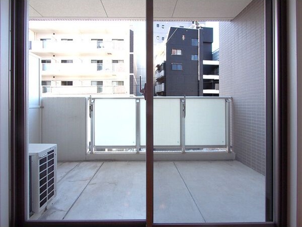 バルコニー　※写真は同じマンションの違う部屋のものになります。