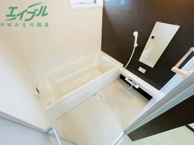 バス・シャワールーム　同型参考写真