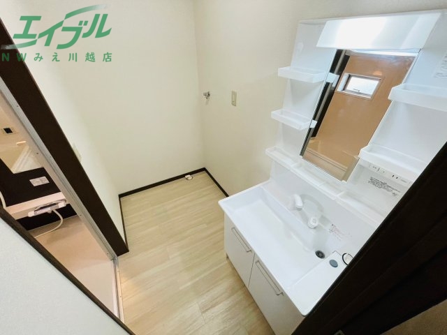 洗面設備　同型参考写真