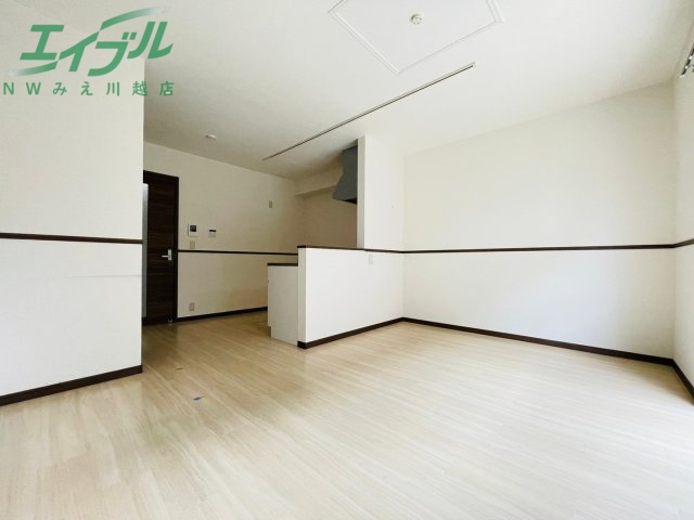 居室・リビング　同型参考写真