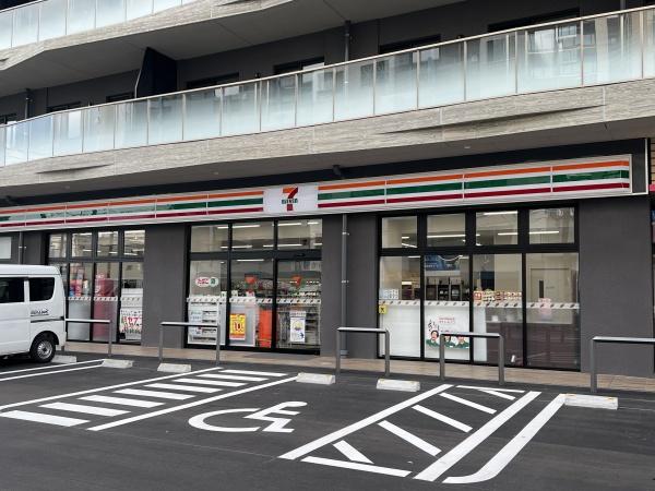 コンビニ　セブンイレブン博多駅南3丁目店（コンビニ）まで234m