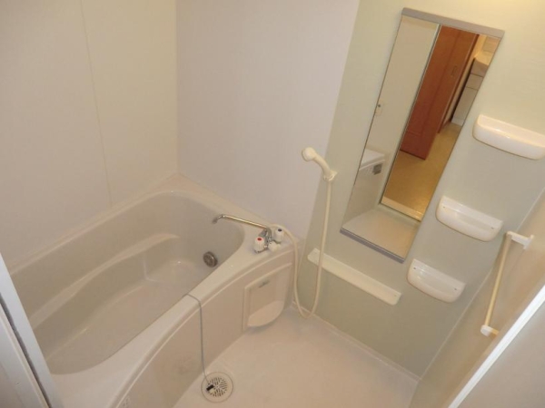 バス・シャワールーム　一日の疲れを癒してください