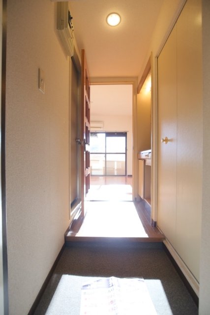 玄関　収納もある玄関です