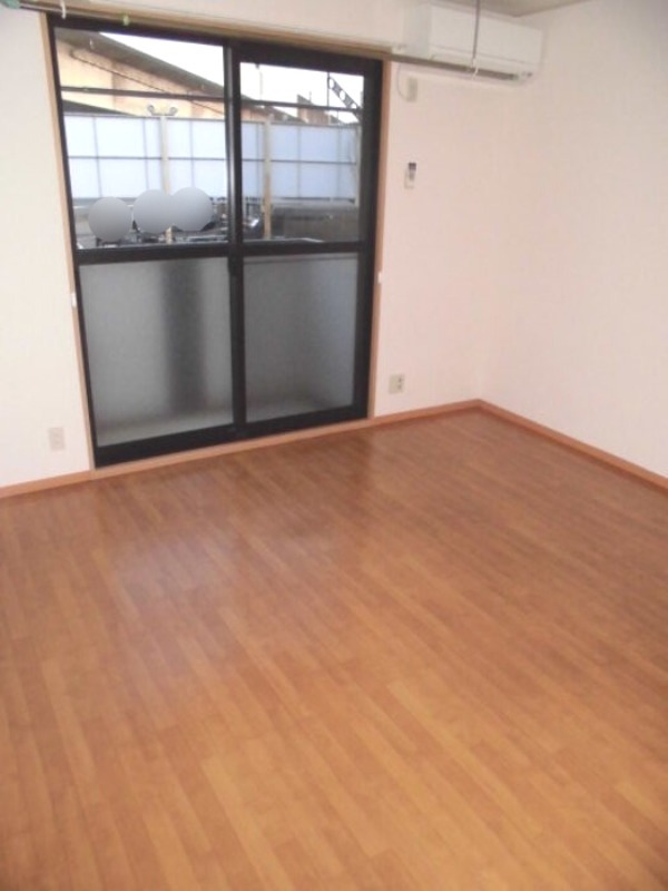 居室・リビング　図面と現状に相違がある場合には現状を優先