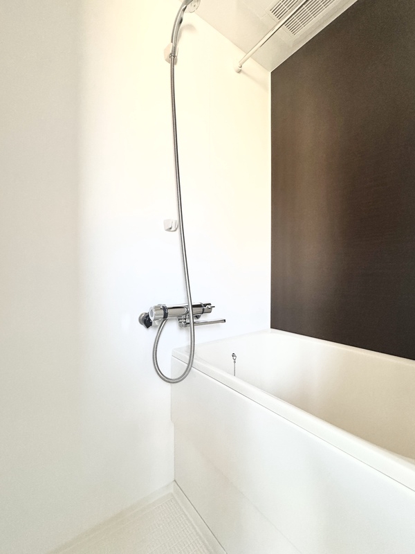 バス・シャワールーム　※間取りの異なる別部屋の写真です
