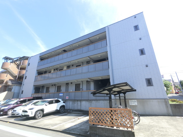 建物外観　駐車場側からの景色です