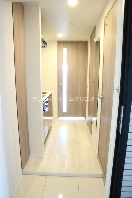 玄関　同タイプ別部屋5階の写真です