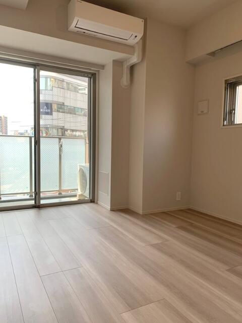 居室・リビング　明るいお部屋です