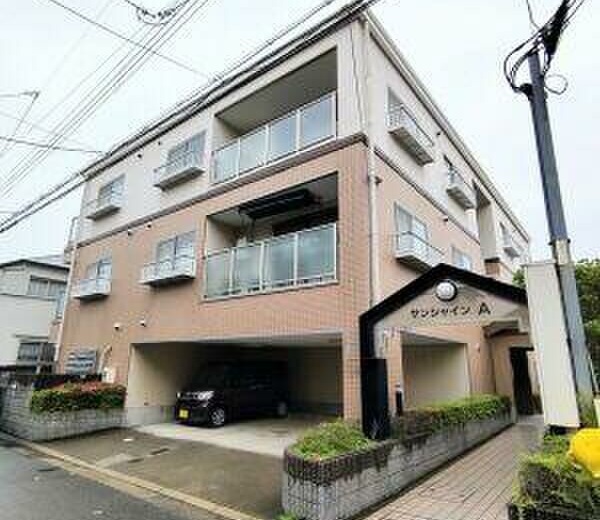 建物外観　外観は落ち着いています