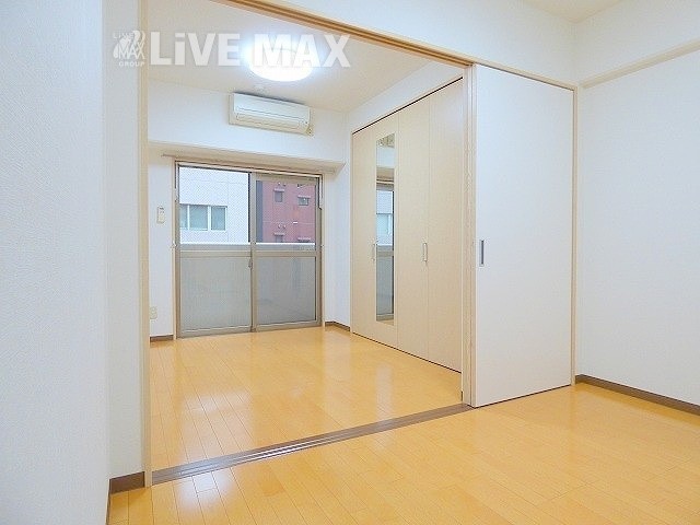 その他部屋・スペース　広めの洋室部分でレイアウトしやすい間取りです★