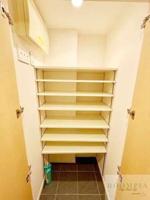 玄関　同タイプの別のお部屋です。