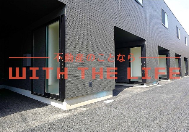 エントランス　落ち着いたエントランスです