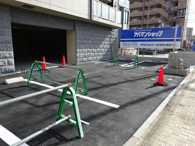 駐車場　駐車場