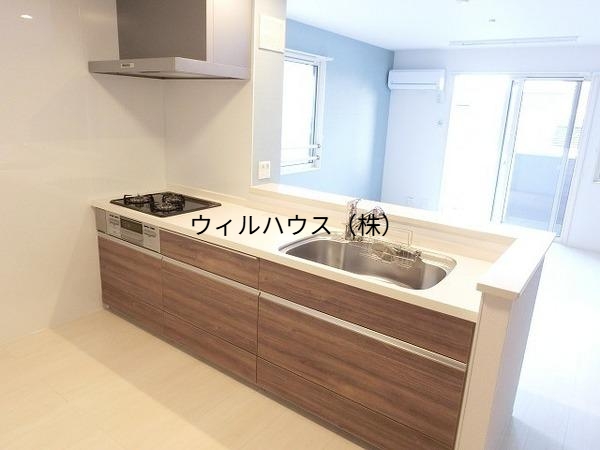 キッチン　３口コンロ付きシステムキッチン！