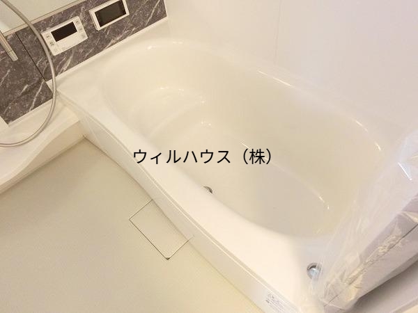 バス・シャワールーム　浴室乾燥機、追焚機能付の広々バスルーム！