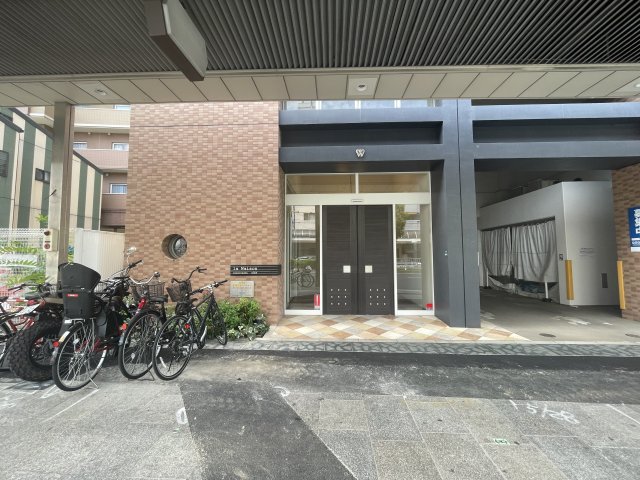 エントランス　ゆとりのあるエントランスです