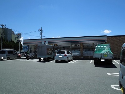 コンビニ　セブンイレブン（コンビニ）まで770m
