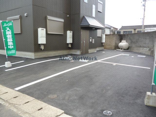 駐車場　駐車場
