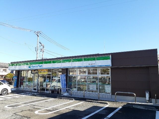 コンビニ　ファミリーマート大崎鹿島台店（コンビニ）まで900m