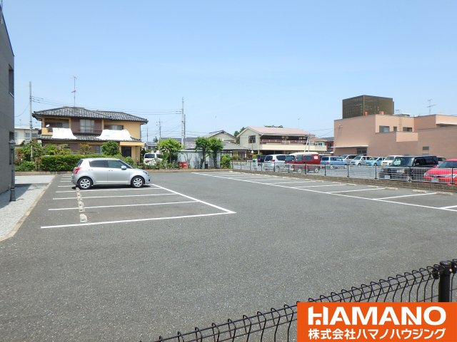駐車場　車をお持ちの方に嬉しい駐車場付きの物件です
