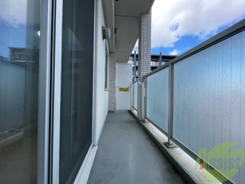 バルコニー　嬉しい南向きバルコニーのお部屋です！明るいですね。