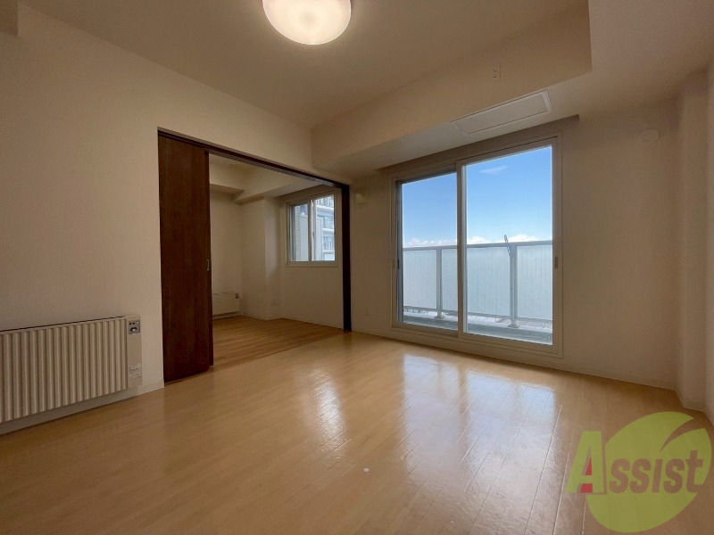 居室・リビング　広くてキレイなお部屋が広がっていて、充実した生活が送れそう。