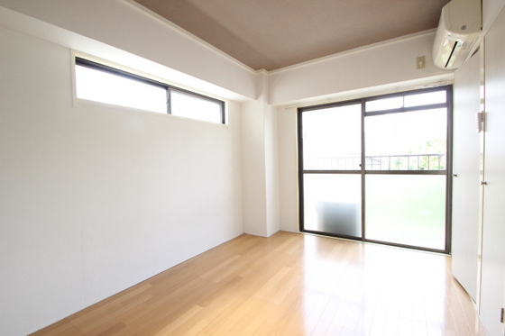 居室・リビング　※別部屋の写真です