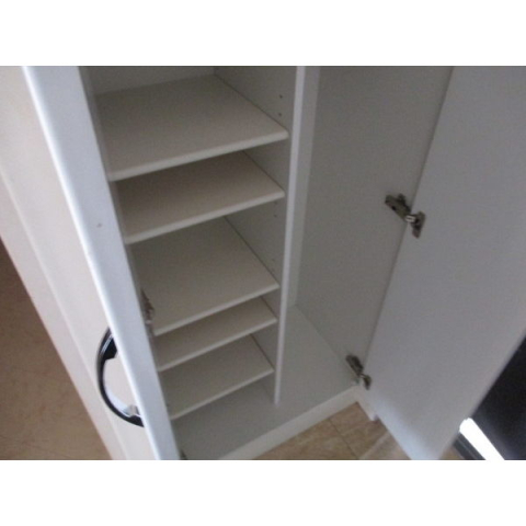 玄関　※写真は同じマンションの違う部屋のものになります。