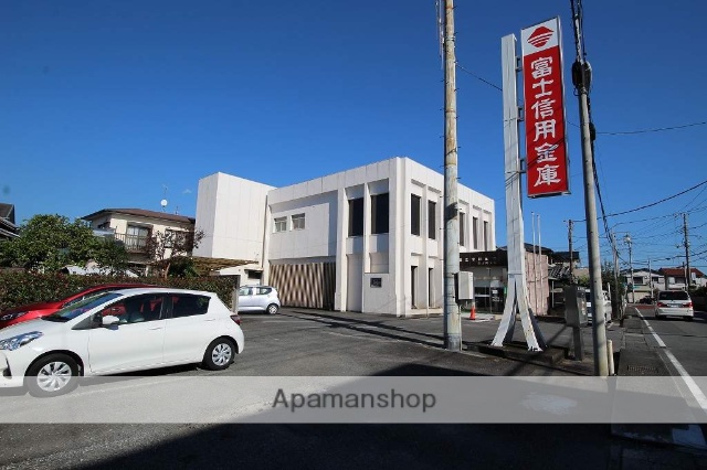 銀行　富士信用金庫　富士岡支店（銀行）まで409m
