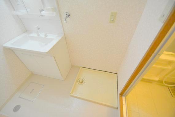 その他設備　室内に洗濯機置場があれば雨の日でも濡れる心配がございませんね