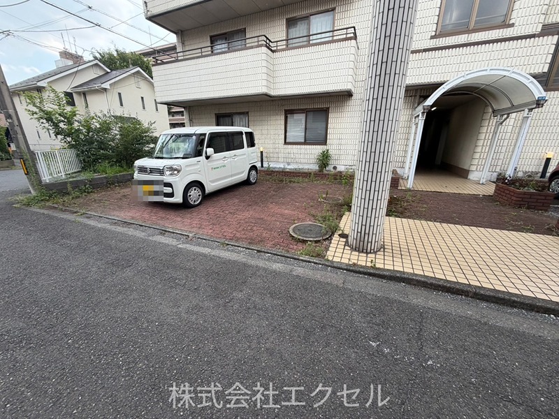 駐車場　敷地内駐車場