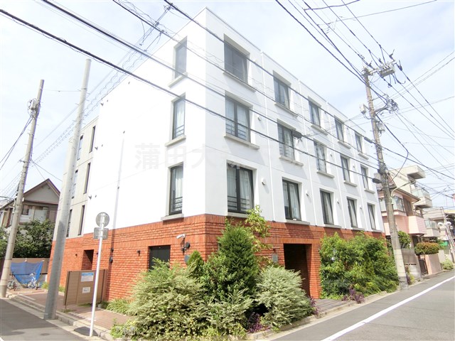 建物外観　2017年10月築　RC鉄筋コンクリート造地上4階建て総戸数