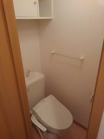 トイレ　清潔感のあるトイレです