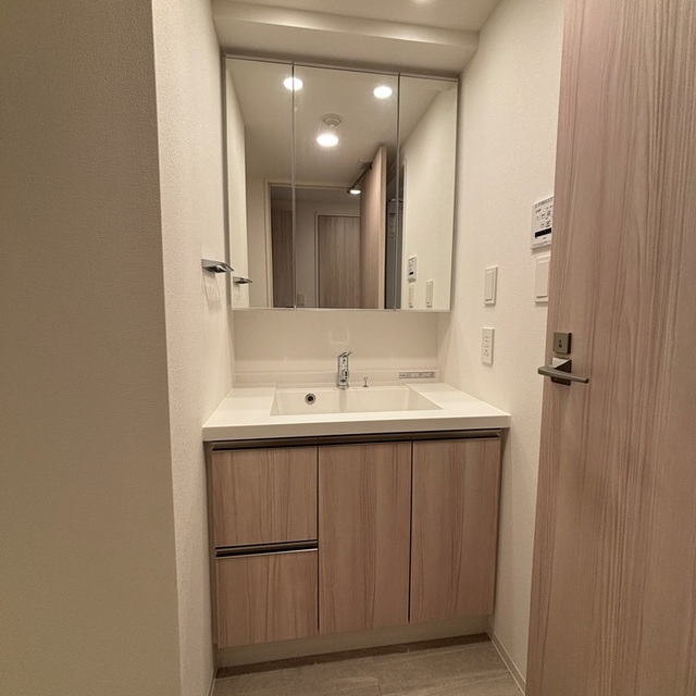 洗面設備　※写真は同タイプ住戸です。