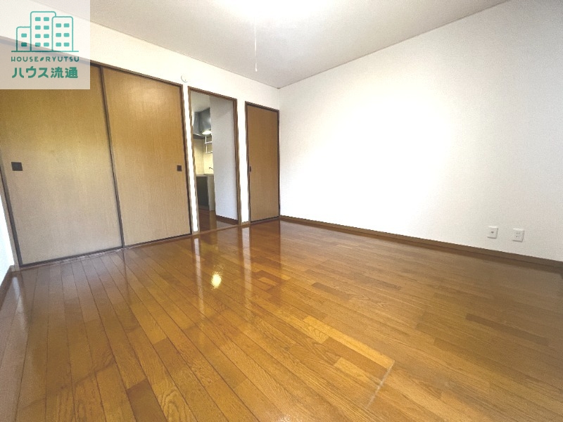 アジュールIIIの居間写真