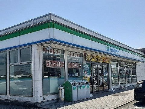 コンビニ　ファミリーマート富山金代店（コンビニ）まで1000m
