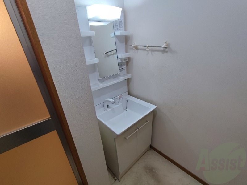 洗面設備　こちらに洗面台があります。朝の洗顔はこちらで。