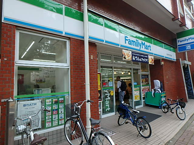 コンビニ　ファミリーマート 小石川ゆたて坂店（コンビニ）まで293m