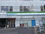 コンビニ　ファミリーマート 西武東長崎駅前店（コンビニ）まで370m