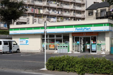 コンビニ　ファミリーマート　津田山駅北店（コンビニ）まで377m