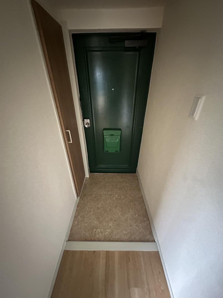 池之端マンションの玄関写真