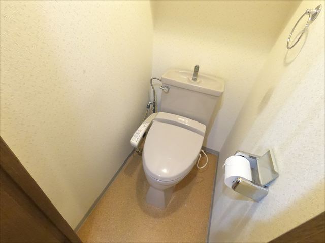 トイレ　ウォシュレット設置済