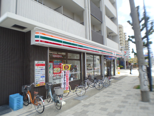 コンビニ　セブンイレブン神戸本庄町1丁目店（コンビニ）まで246m