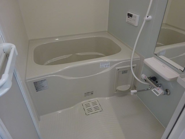 バス・シャワールーム　※別部屋参考写真