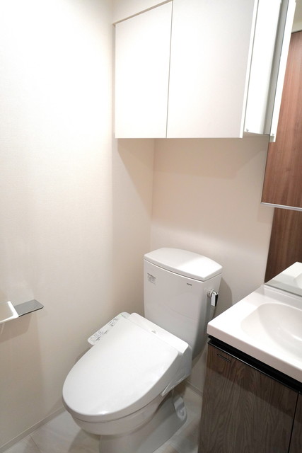 トイレ　※写真は同タイプ住戸です。