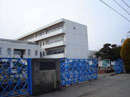 中学校　四街道市立四街道北中学校（中学校）まで1106m