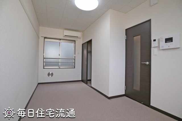 エレガンスフジの居間写真